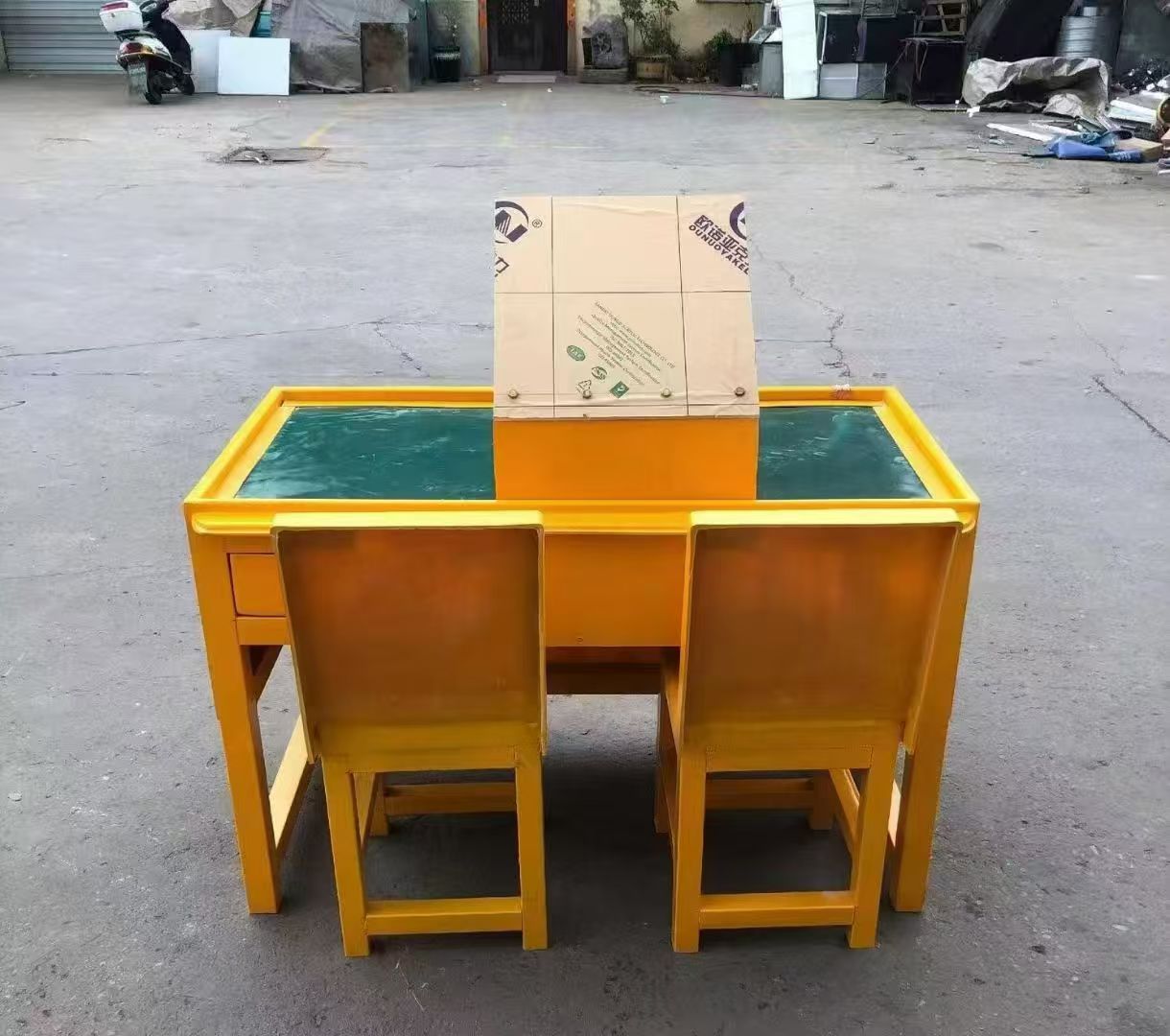 轮台防静电导通桌井下煤矿火工品发放桌：危险品流转的安全守护者